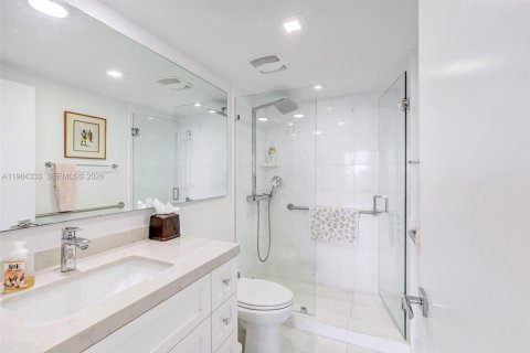 Купить кондоминиум в Майами, Флорида 3 спальни, 255.39м2, № 2058305 - фото 28