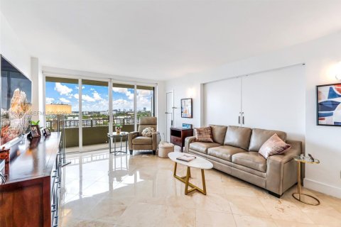 Купить кондоминиум в Майами, Флорида 3 спальни, 255.39м2, № 2058305 - фото 25