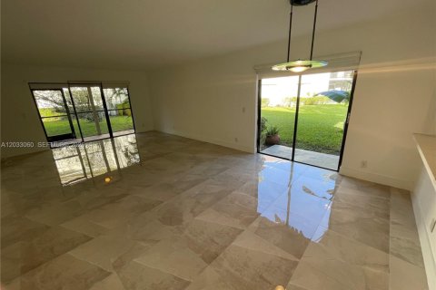Condominio en alquiler en Weston, Florida, 2 dormitorios, 114.36 m2 № 2077972 - foto 18