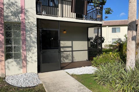 Condominio en Weston, Florida, 2 dormitorios  № 2077972
