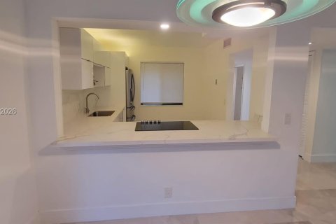Condominio en alquiler en Weston, Florida, 2 dormitorios, 114.36 m2 № 2077972 - foto 9