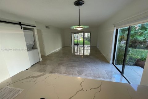 Condominio en alquiler en Weston, Florida, 2 dormitorios, 114.36 m2 № 2077972 - foto 16