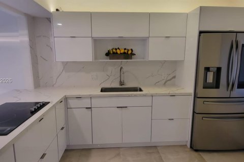 Condominio en alquiler en Weston, Florida, 2 dormitorios, 114.36 m2 № 2077972 - foto 2
