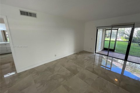 Condominio en alquiler en Weston, Florida, 2 dormitorios, 114.36 m2 № 2077972 - foto 20