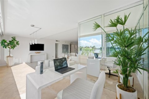 Condo in Fort Lauderdale, Florida, 2 bedrooms № 2081745 - photo 13