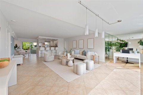 Condo in Fort Lauderdale, Florida, 2 bedrooms № 2081745 - photo 5