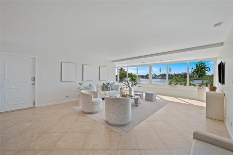 Condo in Fort Lauderdale, Florida, 2 bedrooms № 2081745 - photo 4