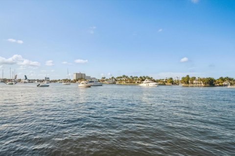 Condo in Fort Lauderdale, Florida, 2 bedrooms № 2081745 - photo 30