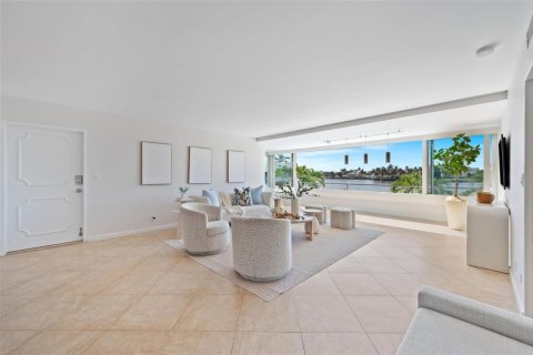 Condo in Fort Lauderdale, Florida, 2 bedrooms № 2081745 - photo 3