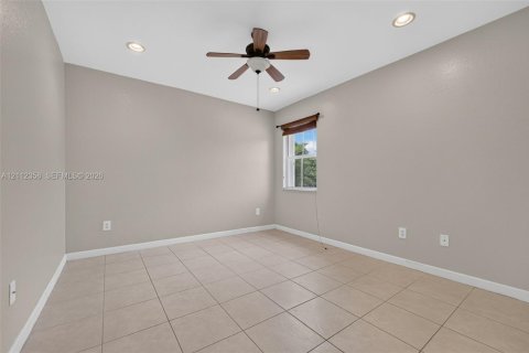 Villa ou maison à vendre à Homestead, Floride: 5 chambres, 258.83 m2 № 2433003 - photo 28