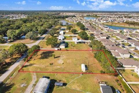 Terreno en Lakeland, Florida № 2148285