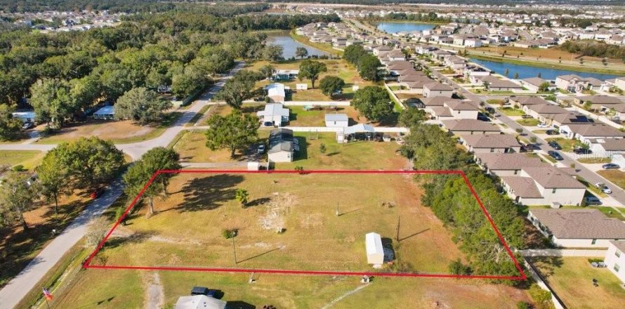 Terreno en Lakeland, Florida № 2148285