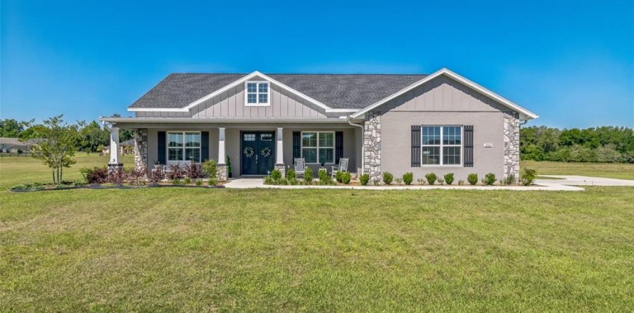 House in Ocala, Florida 3 bedrooms, 220.55 sq.m. № 1640798