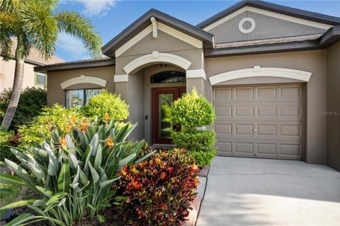 House in Riverview, Florida 4 bedrooms, 289.67 sq.m. № 1828573 - photo 2