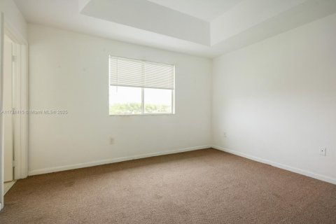Townhouse in Homestead, Florida 3 bedrooms, 120.96 sq.m. № 1938077 - photo 10