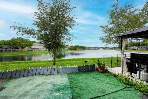 Adosado en venta en Homestead, Florida, 3 dormitorios, 120.96 m2 № 1938077 - foto 17