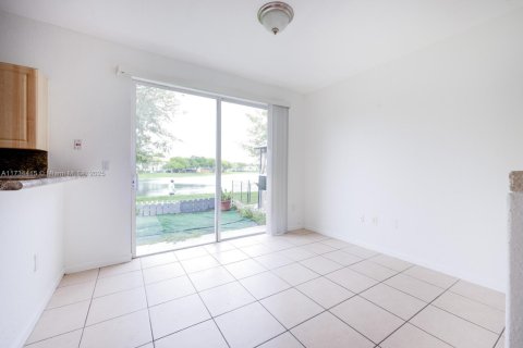 Adosado en venta en Homestead, Florida, 3 dormitorios, 120.96 m2 № 1938077 - foto 7