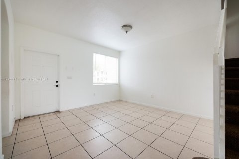 Touwnhouse à vendre à Homestead, Floride: 3 chambres, 120.96 m2 № 1938077 - photo 2
