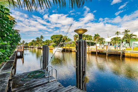 Снять в аренду виллу или дом в Бока-Ратон, Флорида 4 спальни, 215.44м2, № 2004563 - фото 2