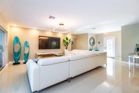 Снять в аренду виллу или дом в Бока-Ратон, Флорида 4 спальни, 215.44м2, № 2004563 - фото 4