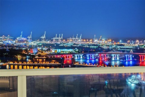 Купить кондоминиум в Майами, Флорида 3 спальни, 204.48м2, № 2056799 - фото 19