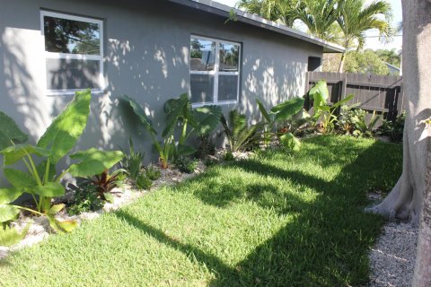 House in Oakland Park, Florida 4 bedrooms, 189.15 sq.m. № 2083217 - photo 9