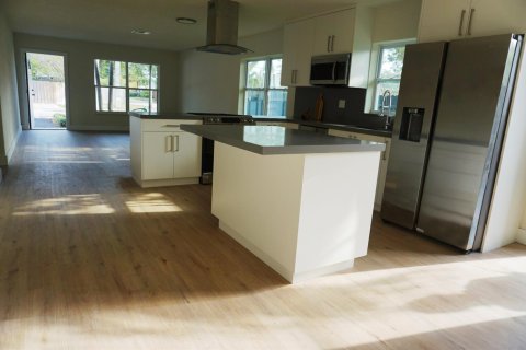 House in Oakland Park, Florida 4 bedrooms, 189.15 sq.m. № 2083217 - photo 13