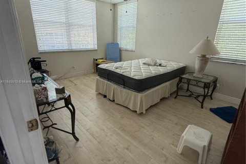 Condo in Davie, Florida, 2 bedrooms  № 1845454 - photo 16