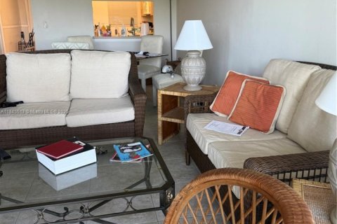 Condo in Davie, Florida, 2 bedrooms  № 1845454 - photo 9