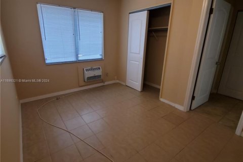 Commercial property in Fort Lauderdale, Florida 175.77 sq.m. № 1892744 - photo 5
