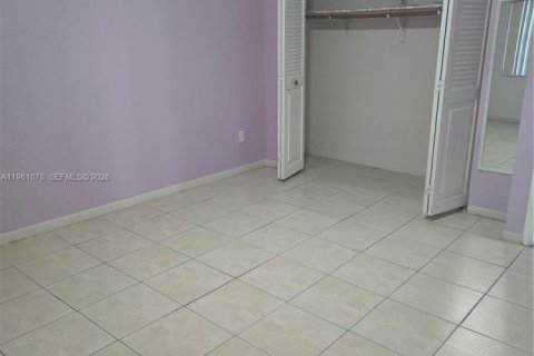 Condo in Miami, Florida, 2 bedrooms  № 2025740 - photo 15