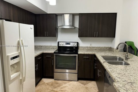 Condominio en alquiler en Miami, Florida, 2 dormitorios, 91.42 m2 № 2022626 - foto 10