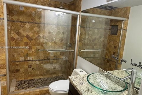 Condominio en alquiler en Miami, Florida, 2 dormitorios, 91.42 m2 № 2022626 - foto 23