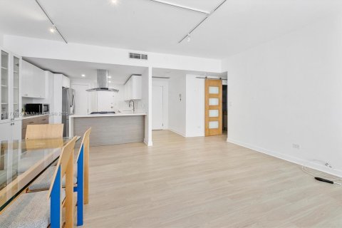 Condo in Coral Gables, Florida, 1 bedroom  № 1617650 - photo 6