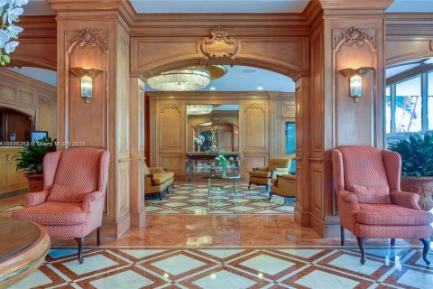 Condo in Coral Gables, Florida, 1 bedroom  № 1617650 - photo 24