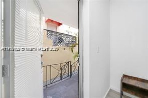 Copropriété à vendre à Miami Beach, Floride: 1 chambre, 37.72 m2 № 2016362 - photo 10