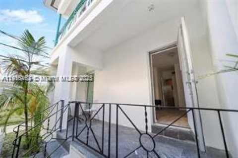 Copropriété à vendre à Miami Beach, Floride: 1 chambre, 37.72 m2 № 2016362 - photo 3