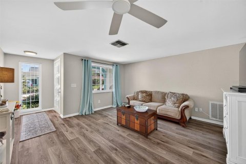 Casa en venta en Port Richey, Florida, 2 dormitorios, 130.43 m2 № 1919931 - foto 5