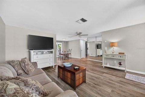 Casa en venta en Port Richey, Florida, 2 dormitorios, 130.43 m2 № 1919931 - foto 7