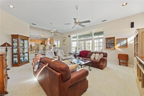 Villa ou maison à vendre à Clewiston, Floride: 4 chambres, 343.65 m2 № 2189939 - photo 15