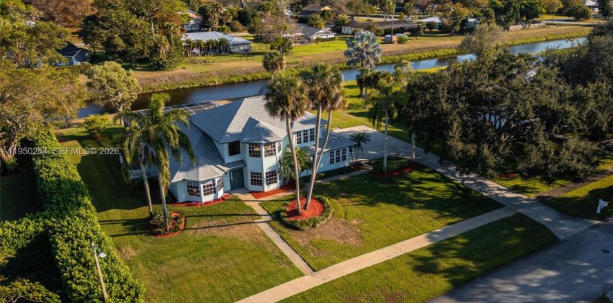 Villa ou maison à Clewiston, Floride 4 chambres, 343.65 m2 № 2189939