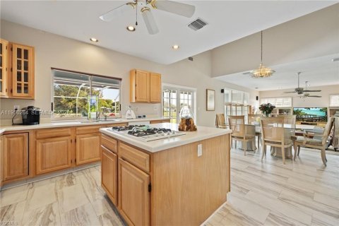 Villa ou maison à vendre à Clewiston, Floride: 4 chambres, 343.65 m2 № 2189939 - photo 17