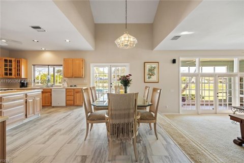 Villa ou maison à vendre à Clewiston, Floride: 4 chambres, 343.65 m2 № 2189939 - photo 12