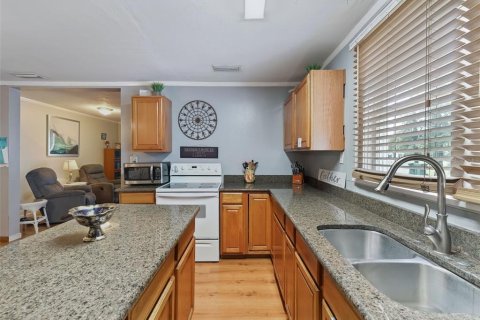 Casa en venta en Wildwood, Florida, 2 dormitorios, 100.71 m2 № 1869623 - foto 12