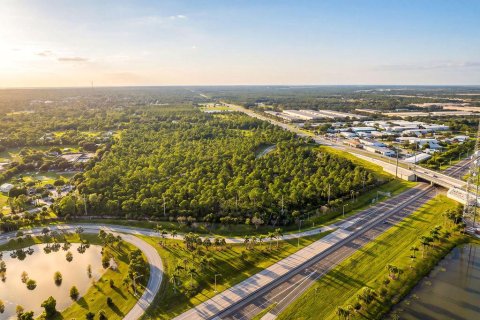 Propiedad comercial en Palm City, Florida № 2417402