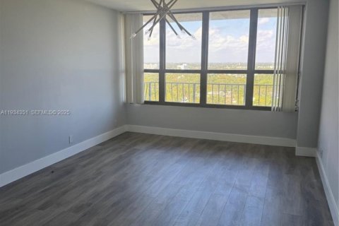 Снять в аренду кондоминиум в Майами, Флорида 2 спальни, 113.25м2, № 1992687 - фото 12