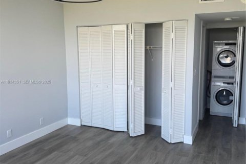 Снять в аренду кондоминиум в Майами, Флорида 2 спальни, 113.25м2, № 1992687 - фото 4