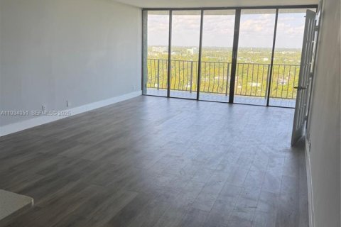 Снять в аренду кондоминиум в Майами, Флорида 2 спальни, 113.25м2, № 1992687 - фото 18