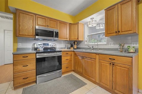 Casa en venta en Gulfport, Florida, 2 dormitorios, 94.76 m2 № 2409839 - foto 5
