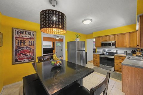 Casa en venta en Gulfport, Florida, 2 dormitorios, 94.76 m2 № 2409839 - foto 10